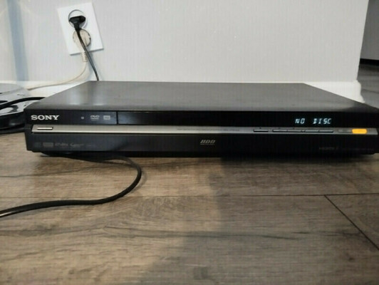 Elbląg Sprzedam
 Sony DVD RECORDER RDR-HX 750 
Stan mało używany +pilot