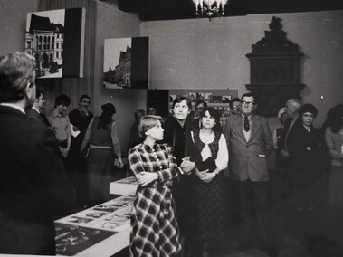 Architektura Elbląga w fotografii archiwalnej. Wspomnienie wystawy   (70 lat elbląskiego Muzeum) 
